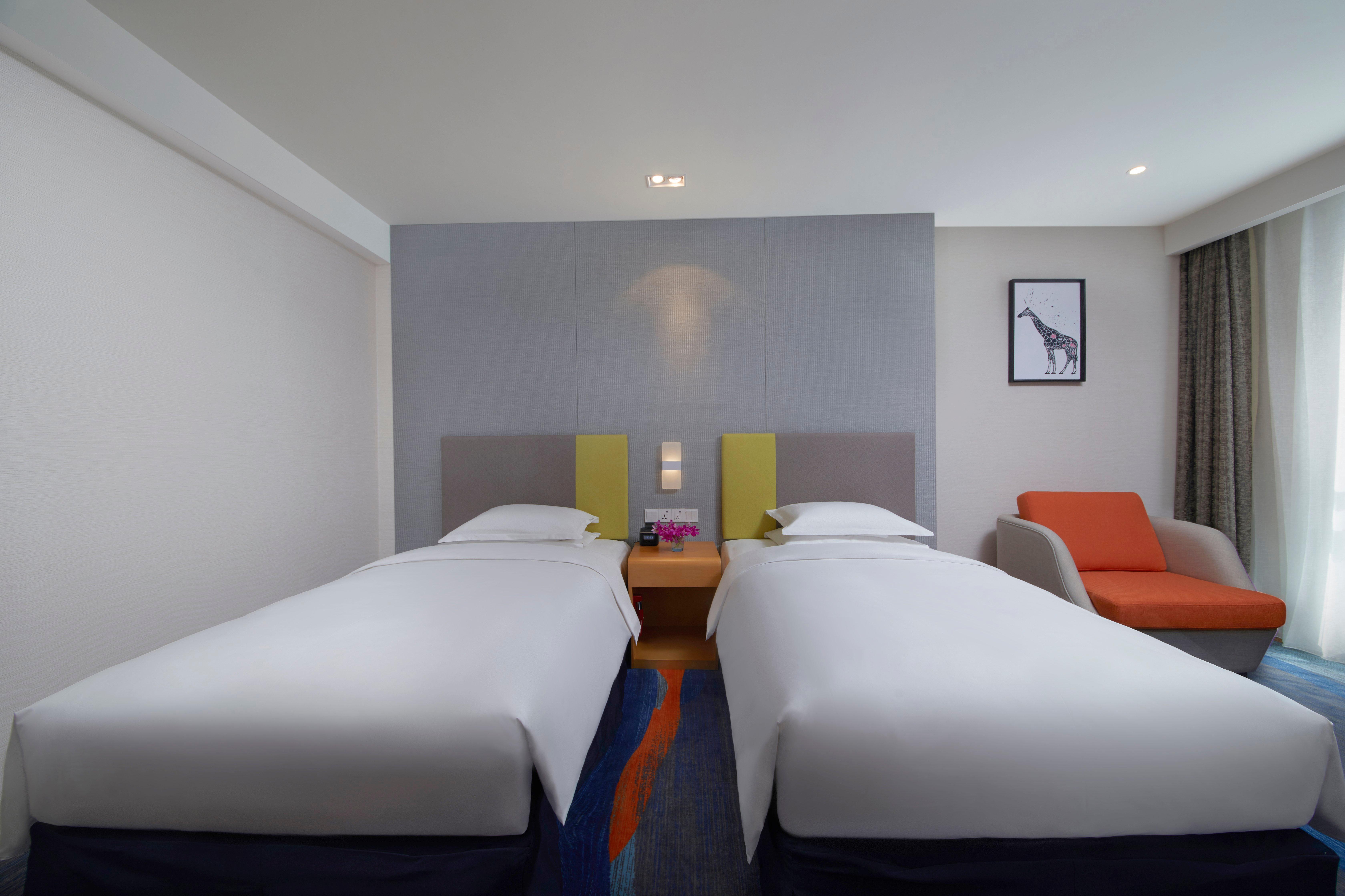 Holiday Inn Express Zhengzhou Zhengdong By Ihg Экстерьер фото