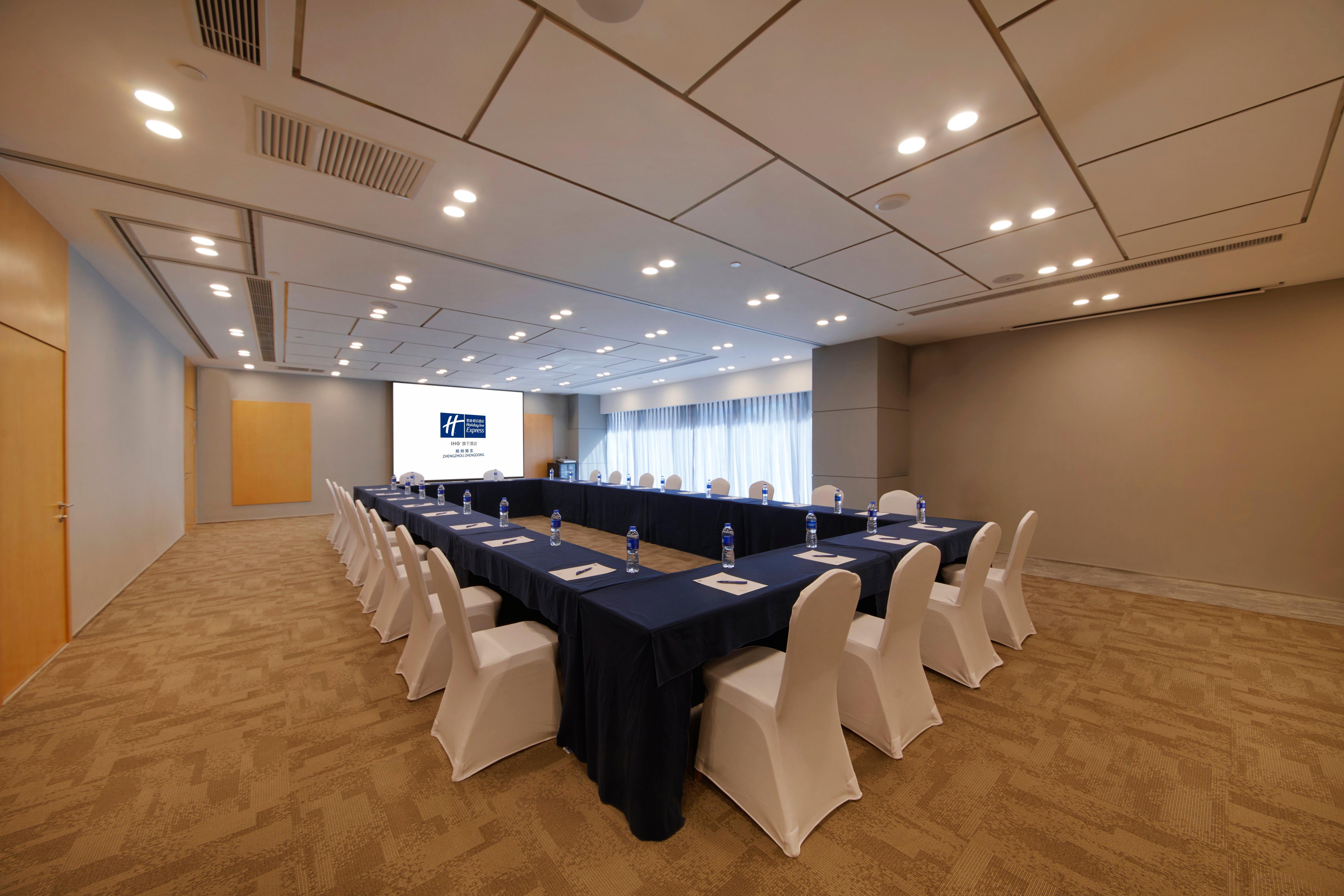 Holiday Inn Express Zhengzhou Zhengdong By Ihg Экстерьер фото