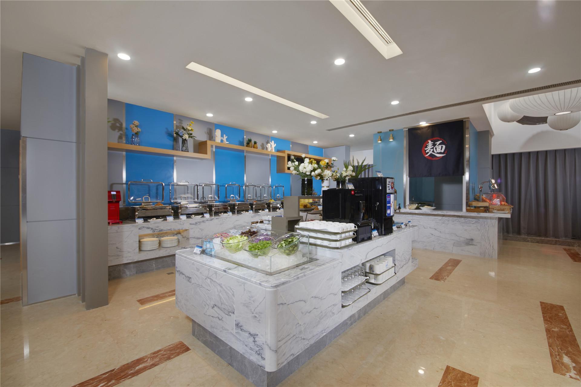 Holiday Inn Express Zhengzhou Zhengdong, An Ihg Hotel Экстерьер фото