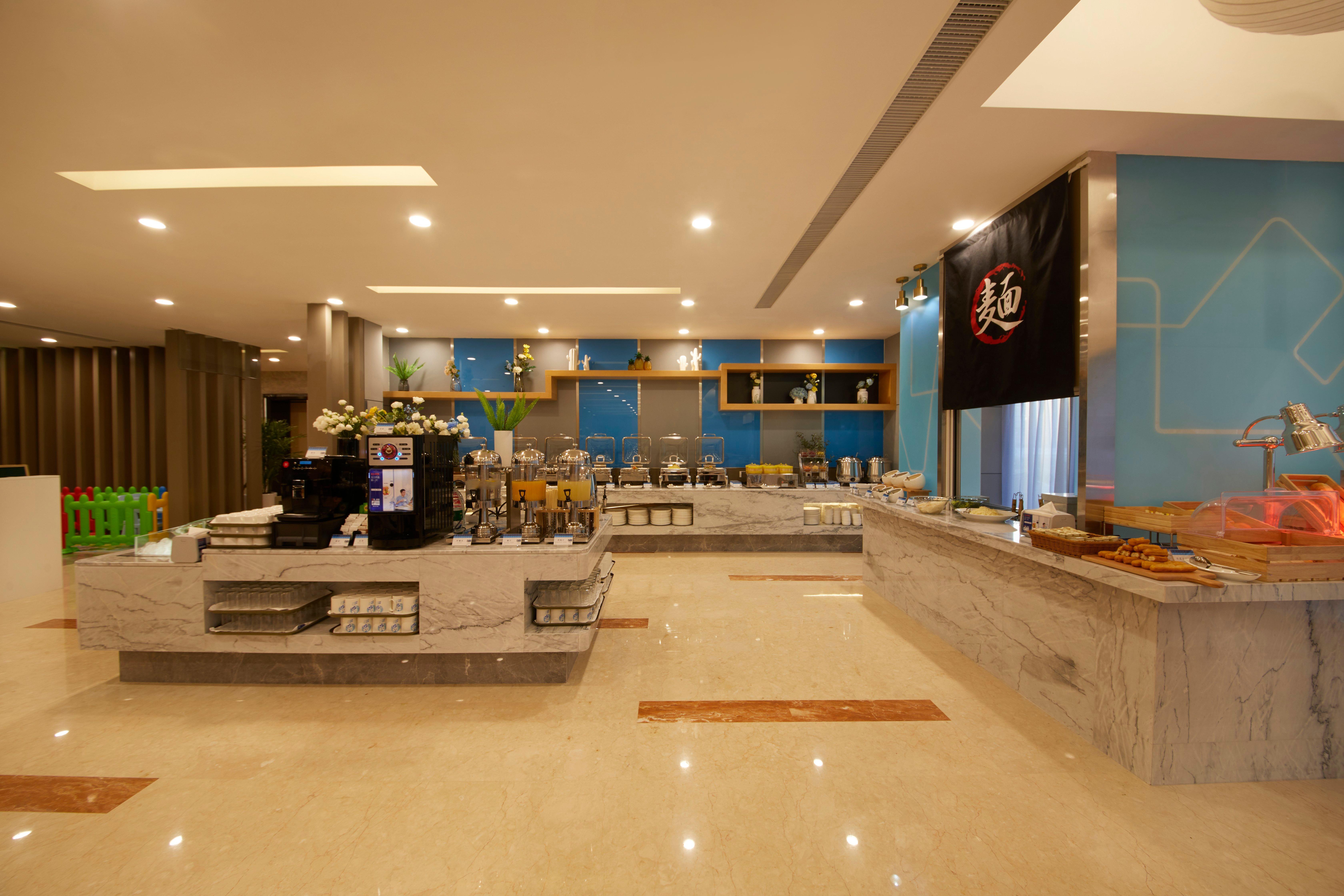 Holiday Inn Express Zhengzhou Zhengdong By Ihg Экстерьер фото