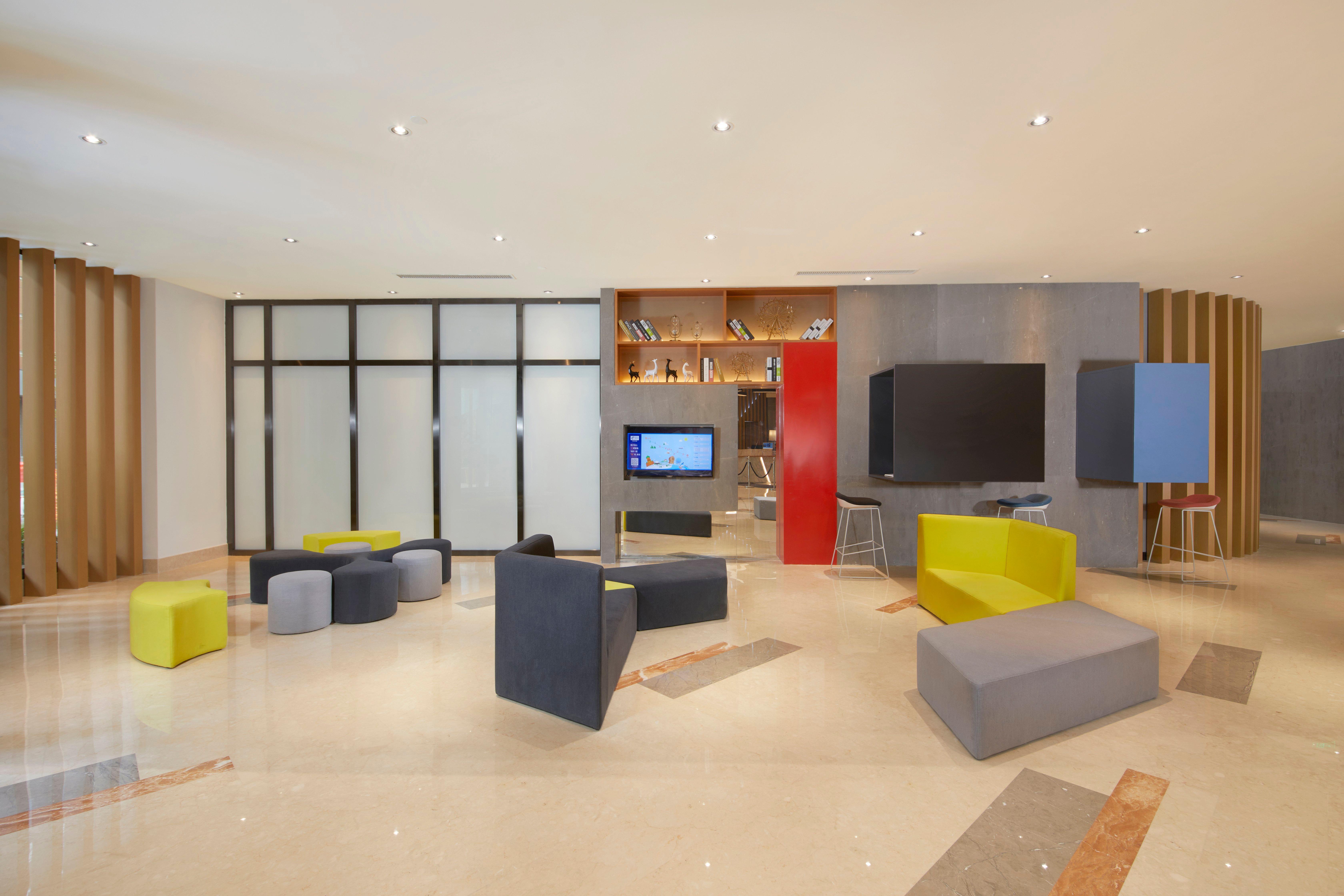 Holiday Inn Express Zhengzhou Zhengdong By Ihg Экстерьер фото