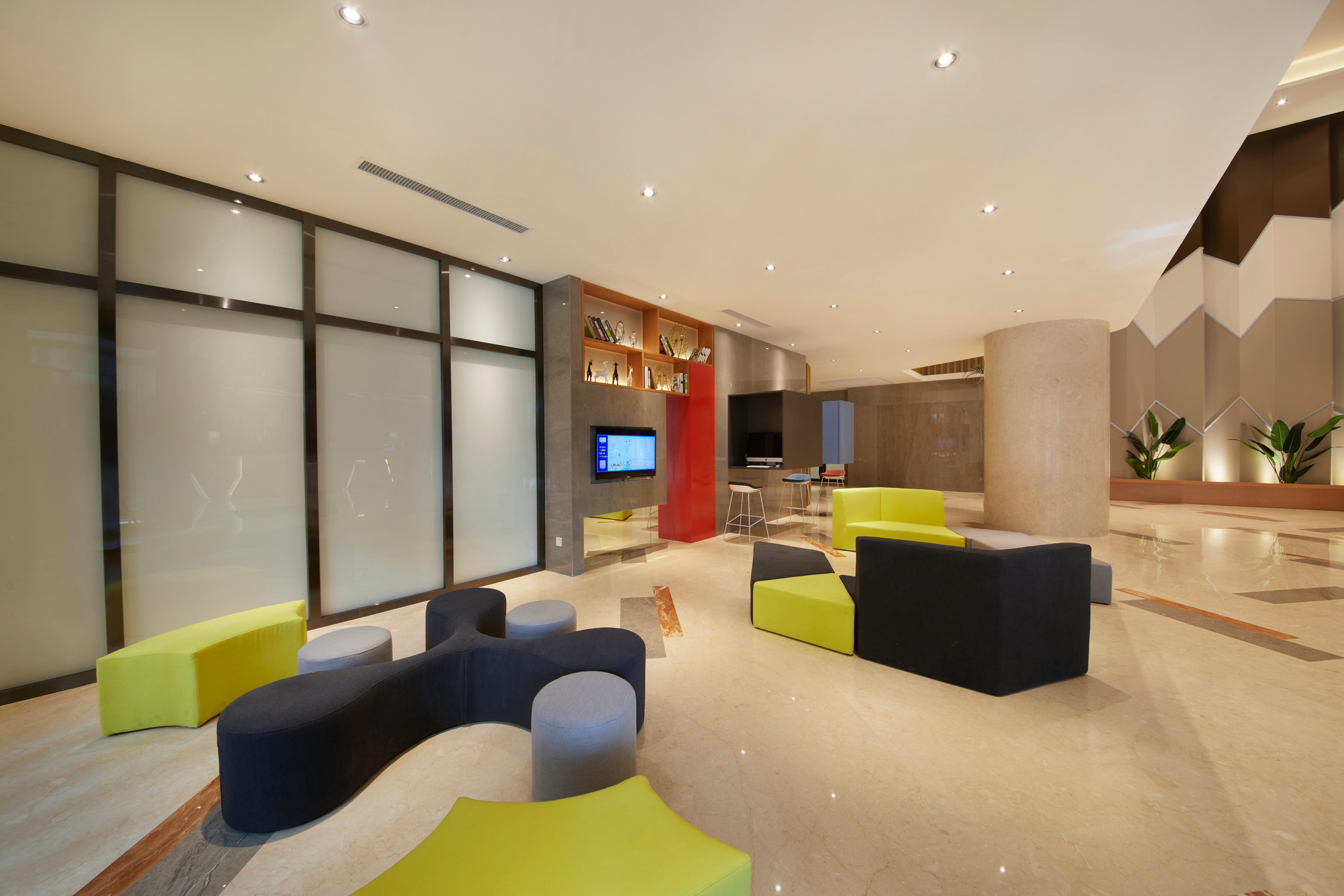 Holiday Inn Express Zhengzhou Zhengdong By Ihg Экстерьер фото