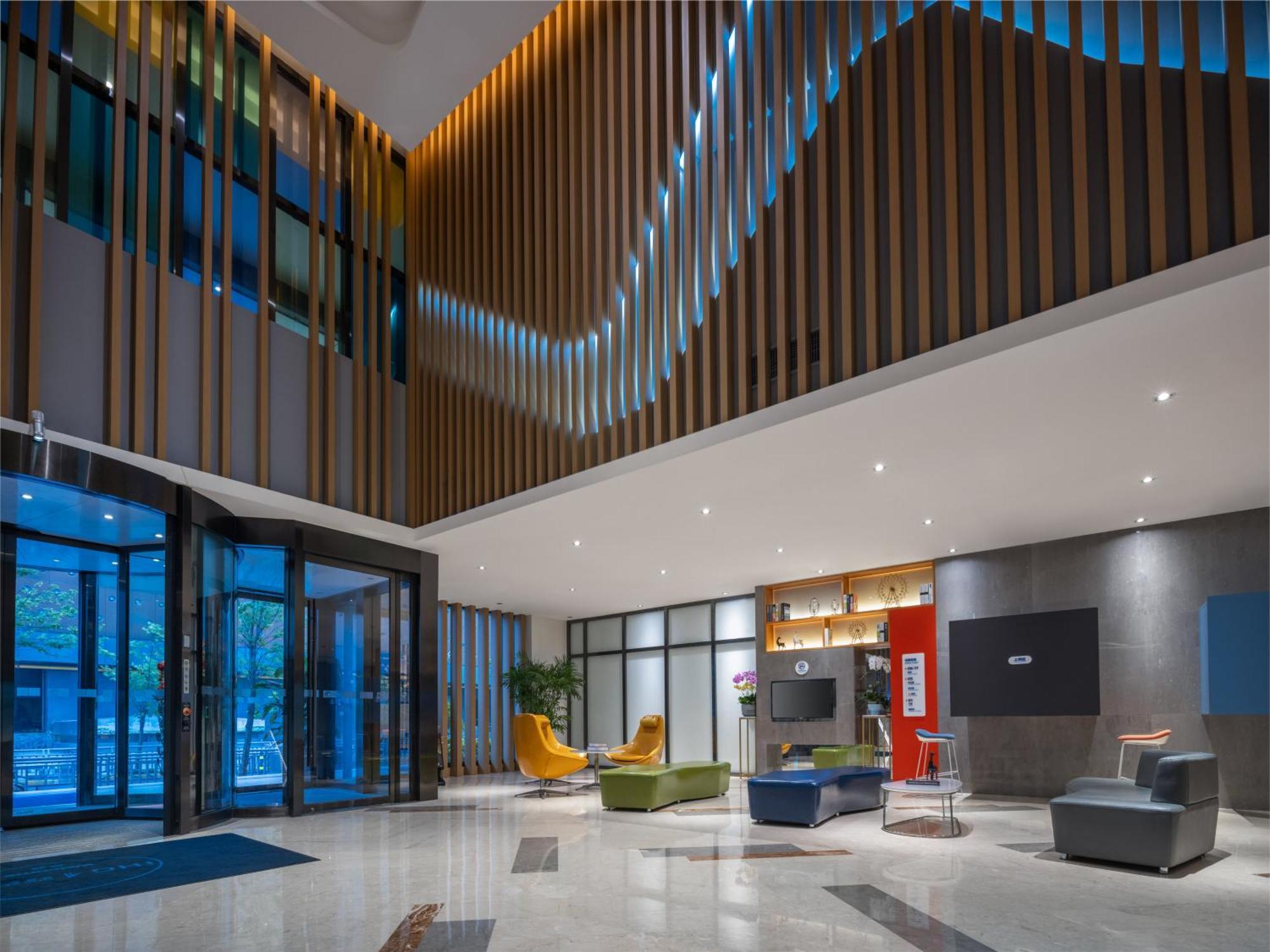 Holiday Inn Express Zhengzhou Zhengdong By Ihg Экстерьер фото