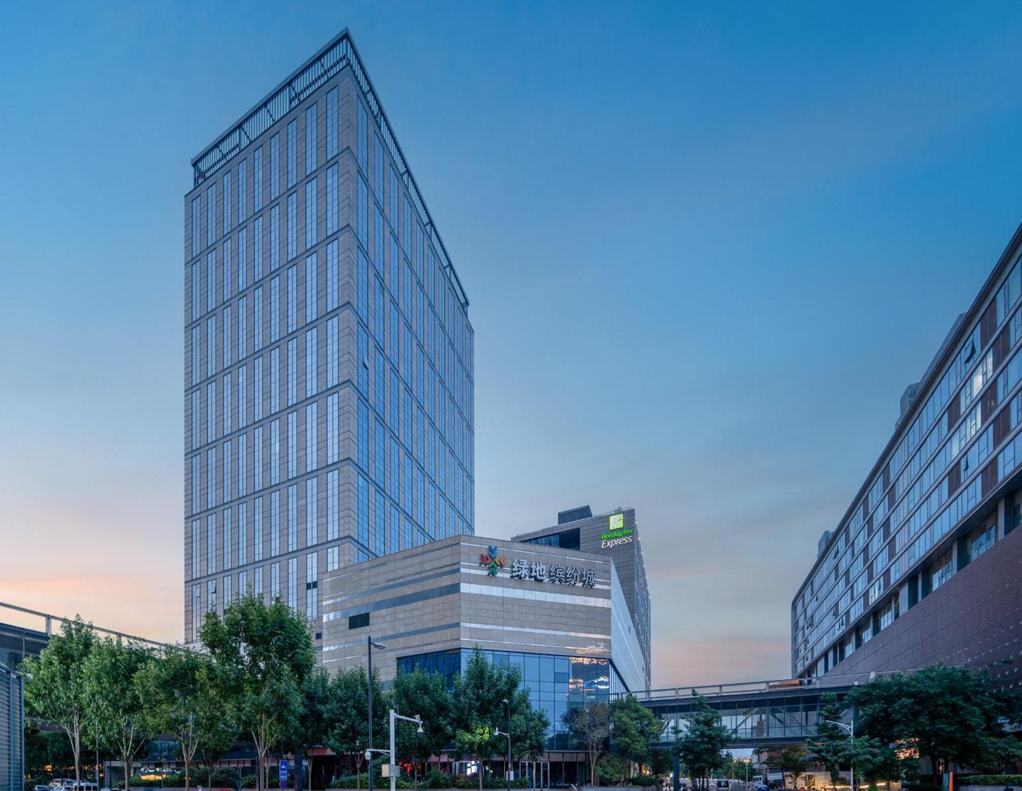 Holiday Inn Express Zhengzhou Zhengdong By Ihg Экстерьер фото